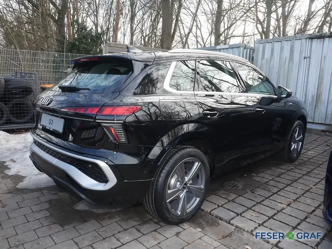 Audi Q3 - Thumbnail 3