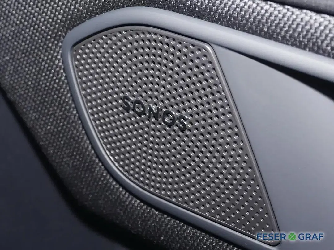 Audi Q3 - Thumbnail 9