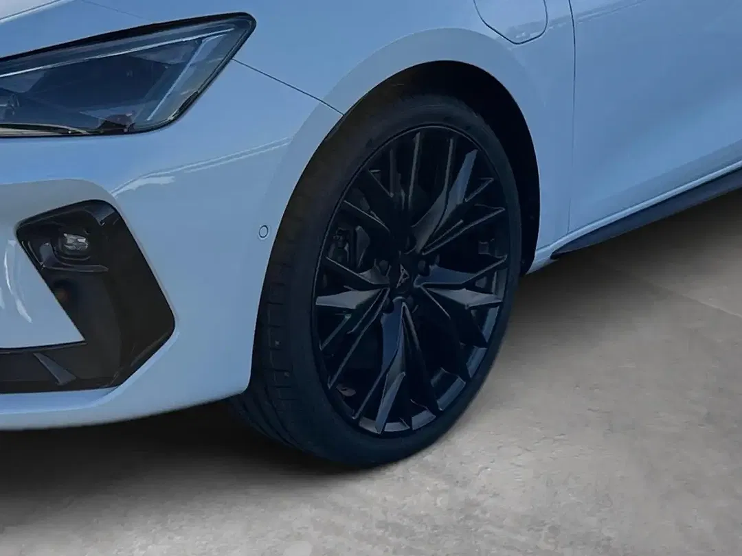 CUPRA Leon - Thumbnail 8