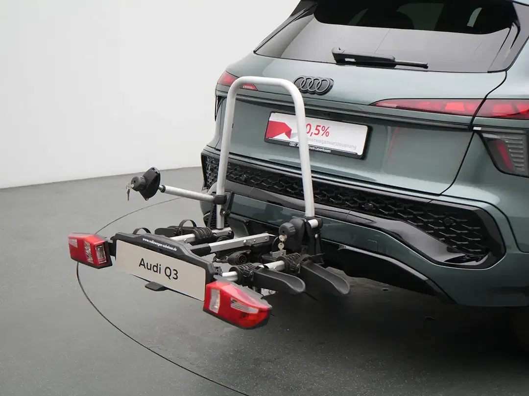 Audi Q3 - Thumbnail 3