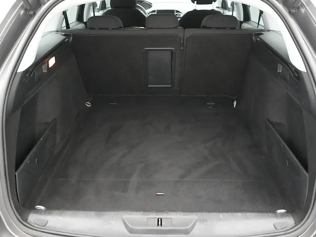 Peugeot 308 - Thumbnail 11