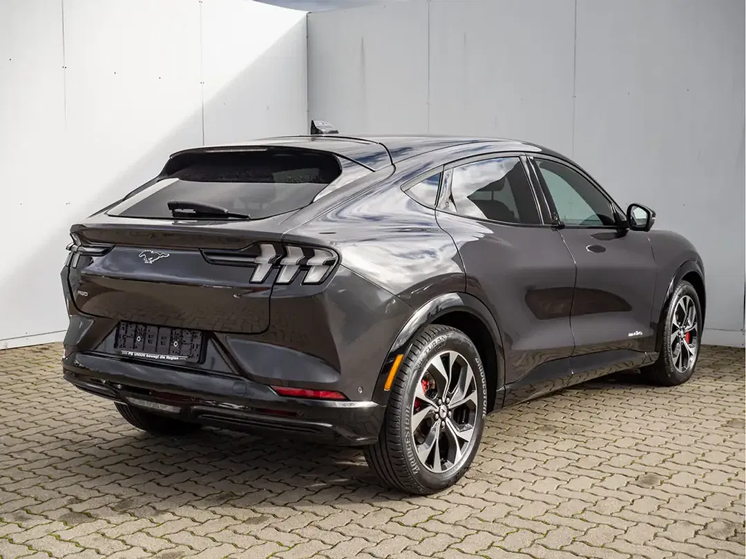 Ford Mustang - Thumbnail 5