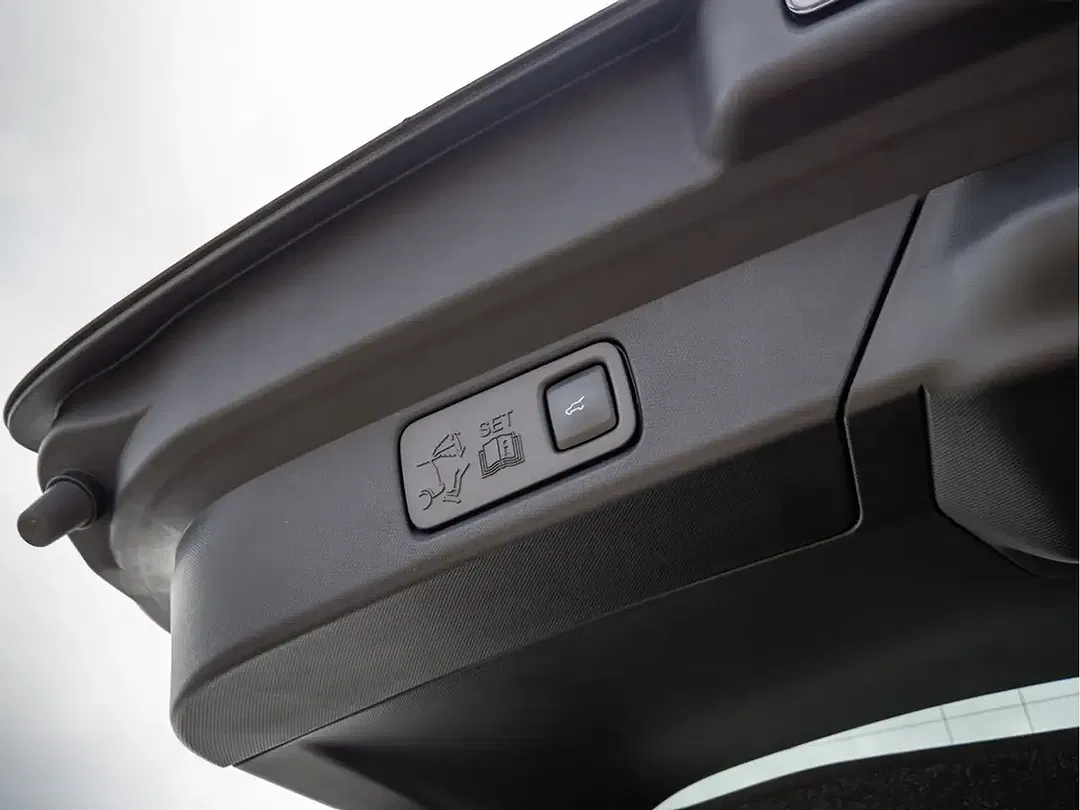 Ford Mustang - Thumbnail 8