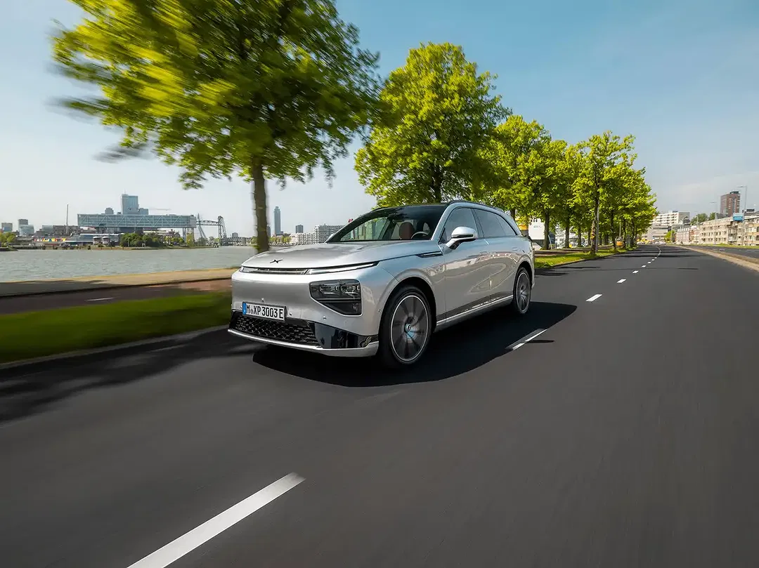 Xpeng G9 - Thumbnail 3
