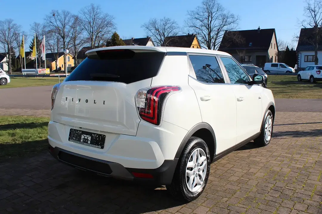 KGM Tivoli - Thumbnail 2