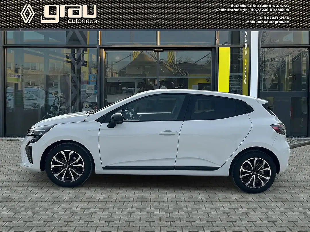 Renault Clio - Thumbnail 3
