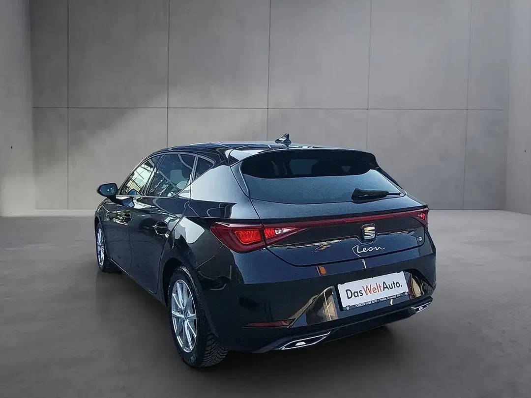 SEAT Leon - Thumbnail 3