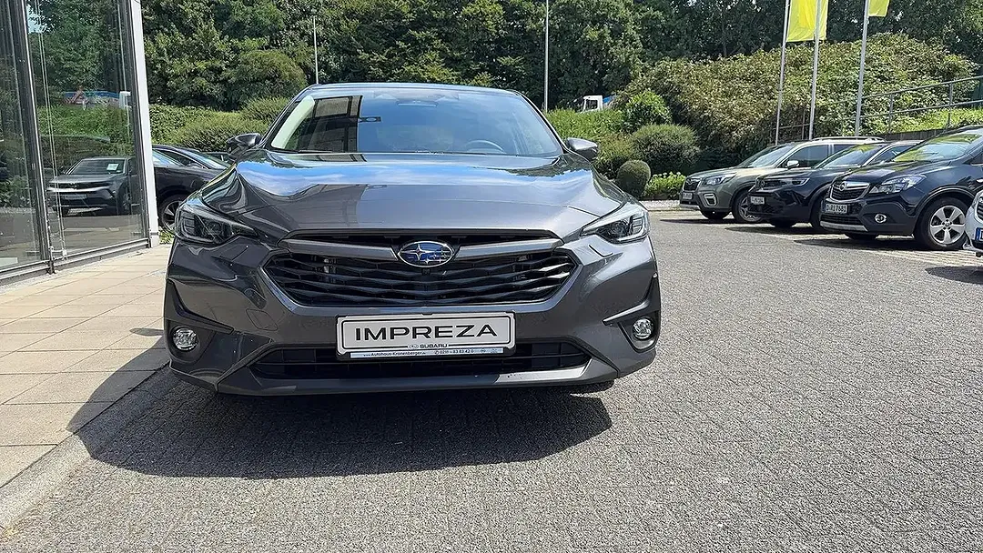 Subaru Impreza - Thumbnail 2