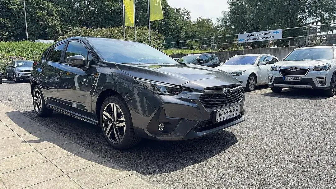 Subaru Impreza - Thumbnail 3