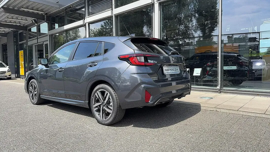 Subaru Impreza - Thumbnail 6
