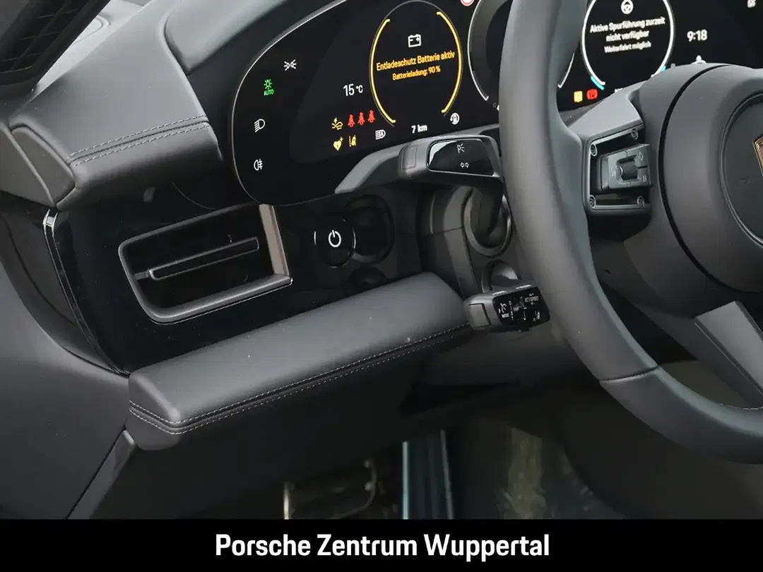 Porsche Taycan - Thumbnail 11