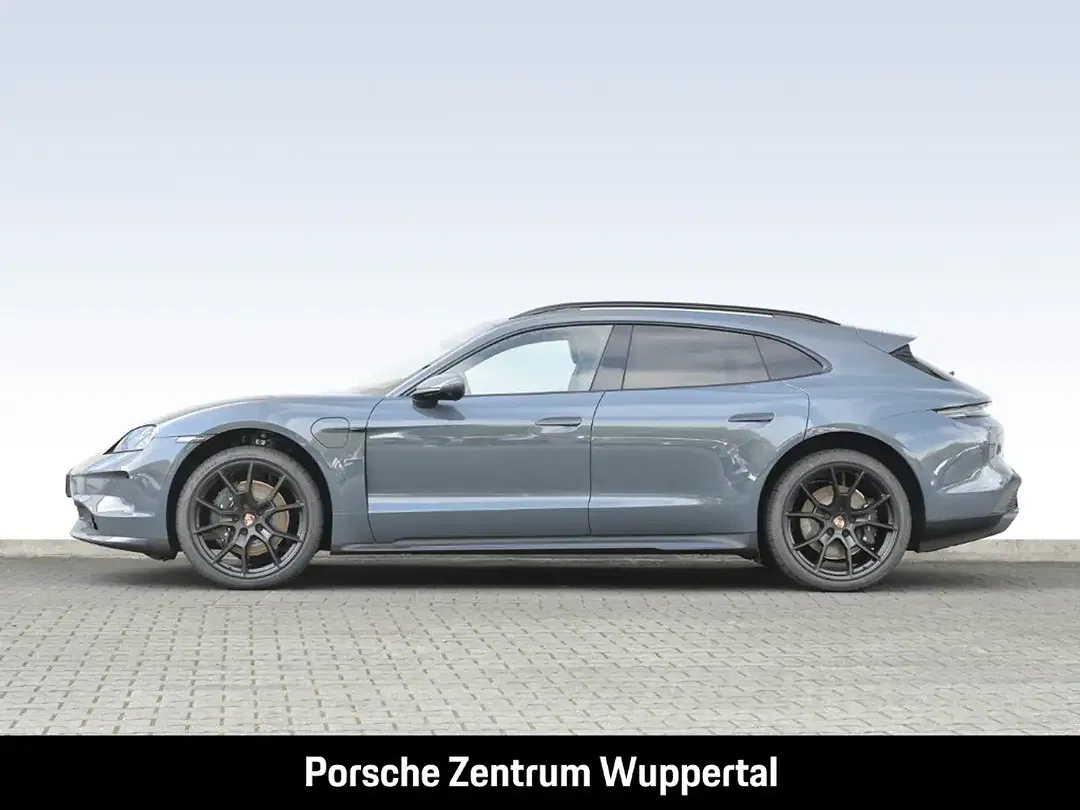 Porsche Taycan - Thumbnail 2