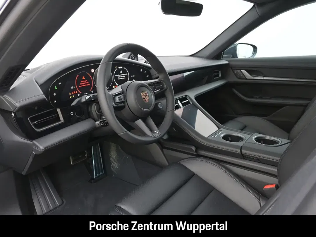 Porsche Taycan - Thumbnail 4