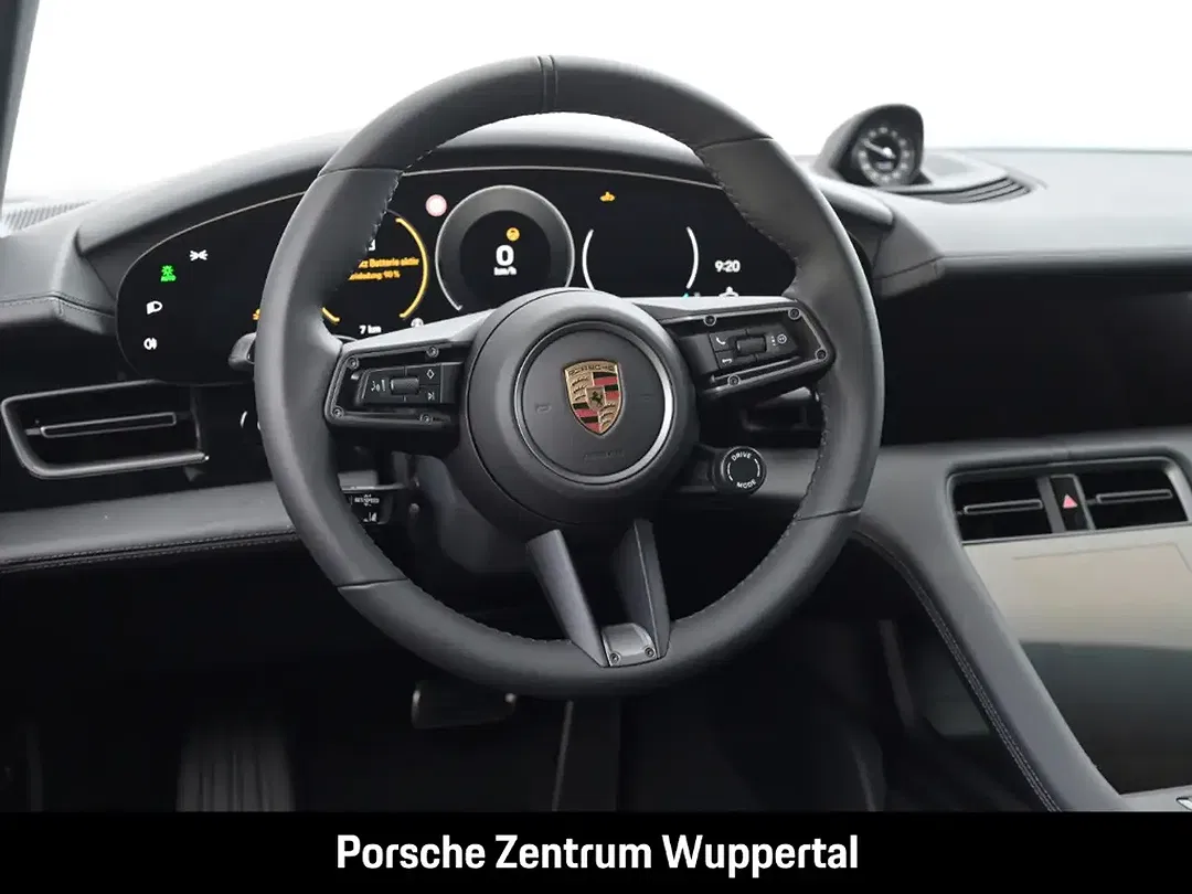 Porsche Taycan - Thumbnail 6