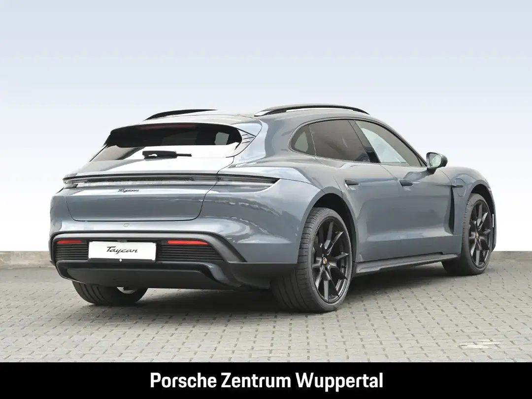Porsche Taycan - Thumbnail 7