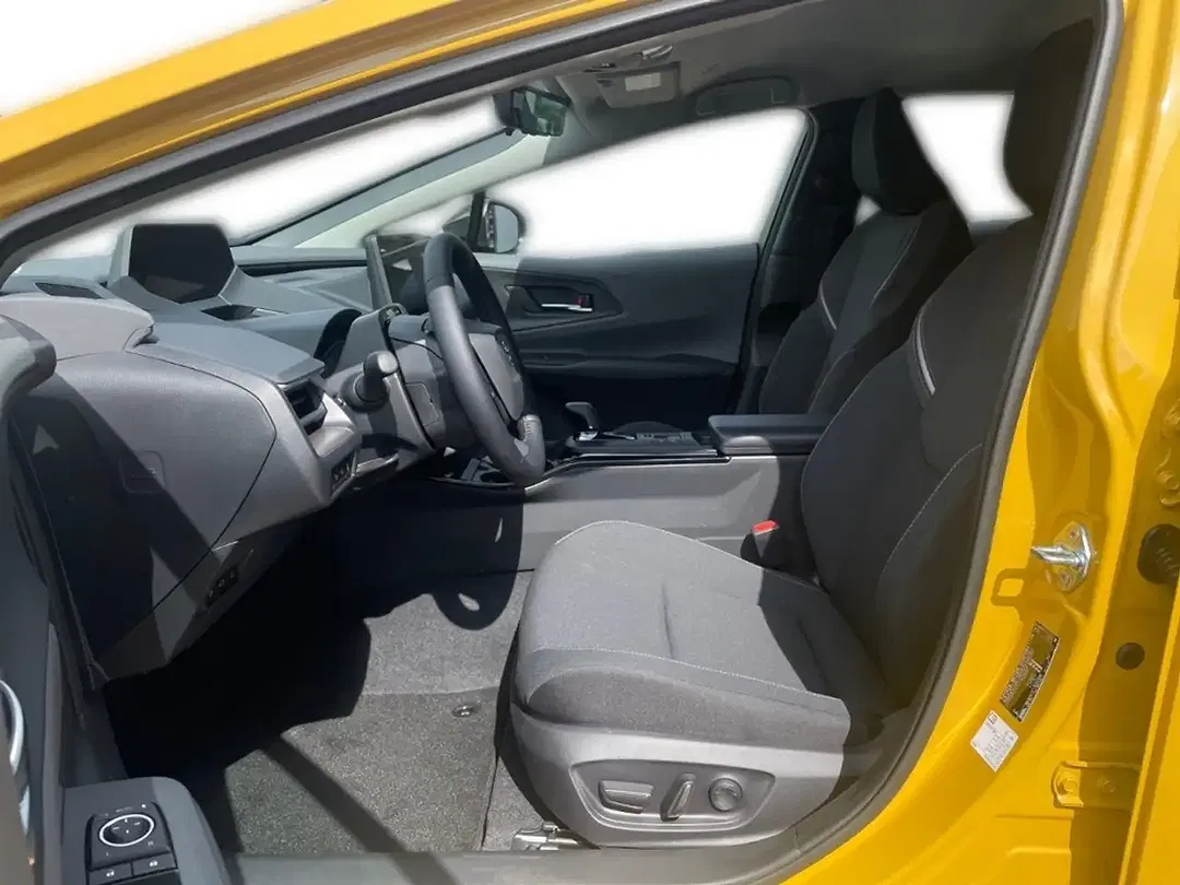 Toyota Prius - Thumbnail 8