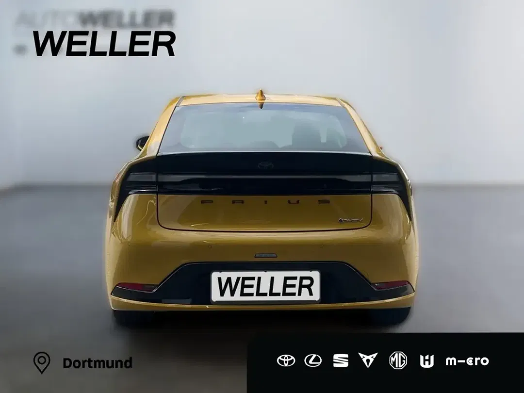Toyota Prius - Thumbnail 11