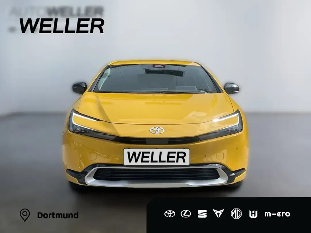 Toyota Prius - Thumbnail 3