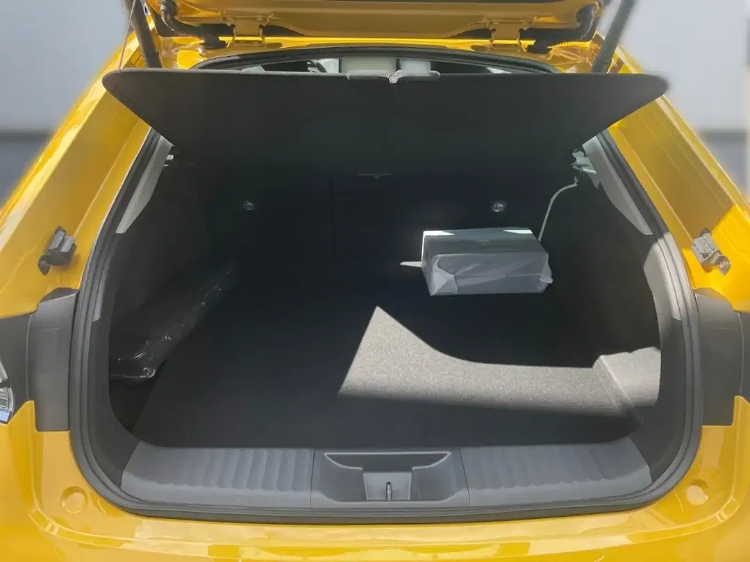 Toyota Prius - Thumbnail 7