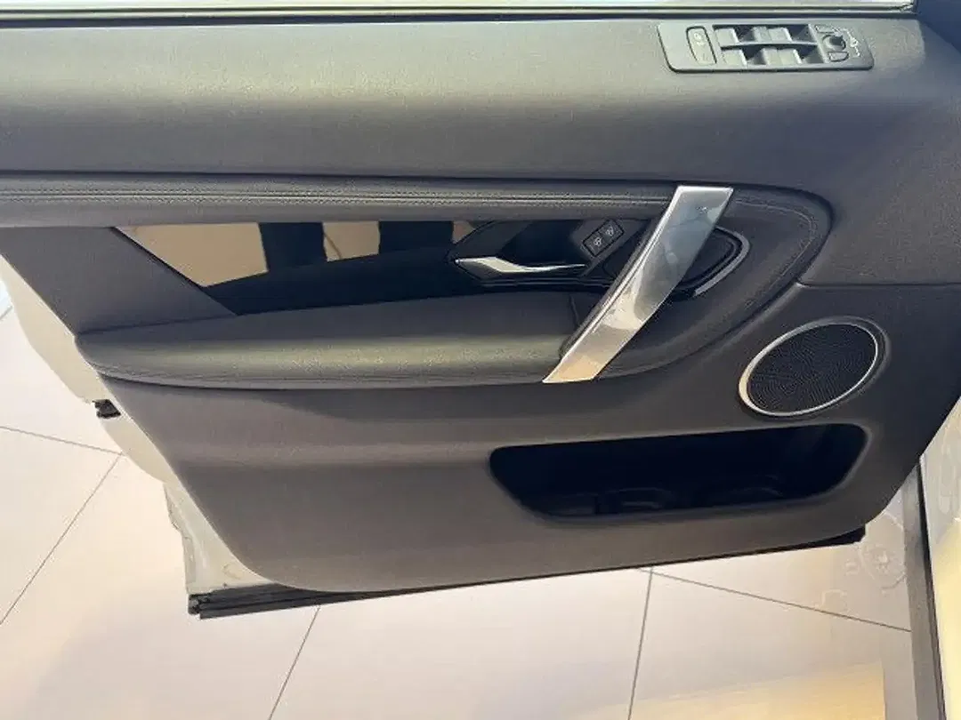 Land Rover Discovery - Thumbnail 7
