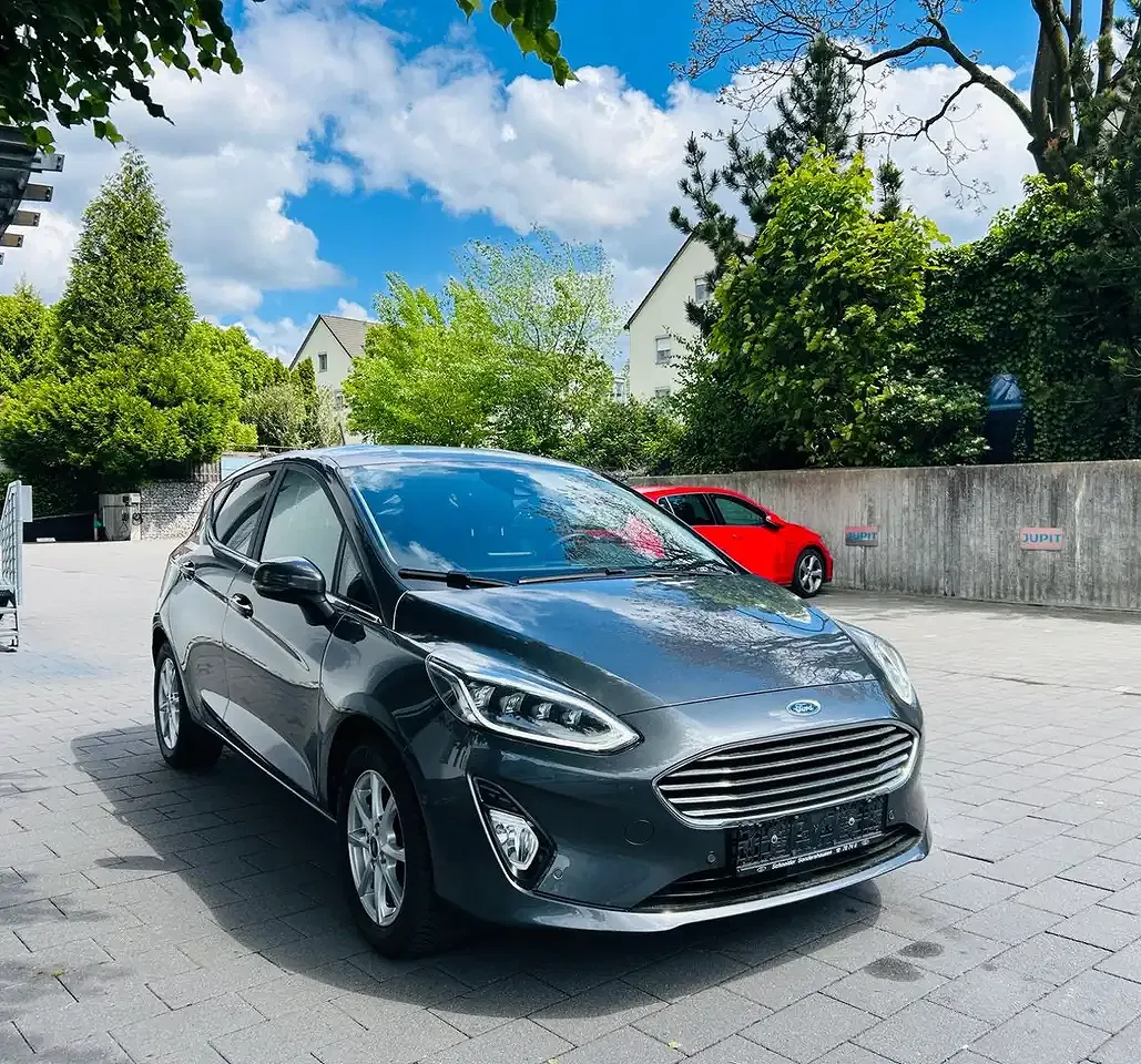 Ford Fiesta - Thumbnail 2