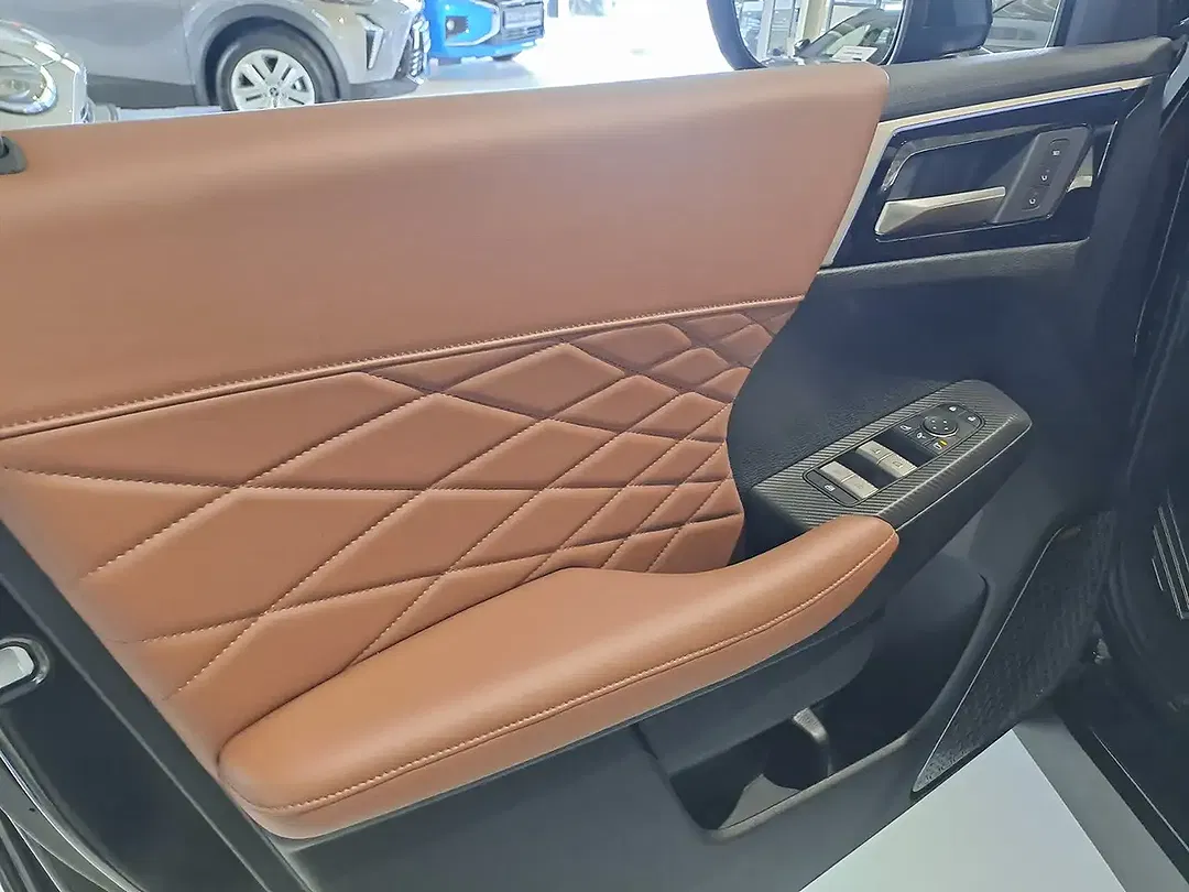 Mitsubishi Outlander - Thumbnail 15