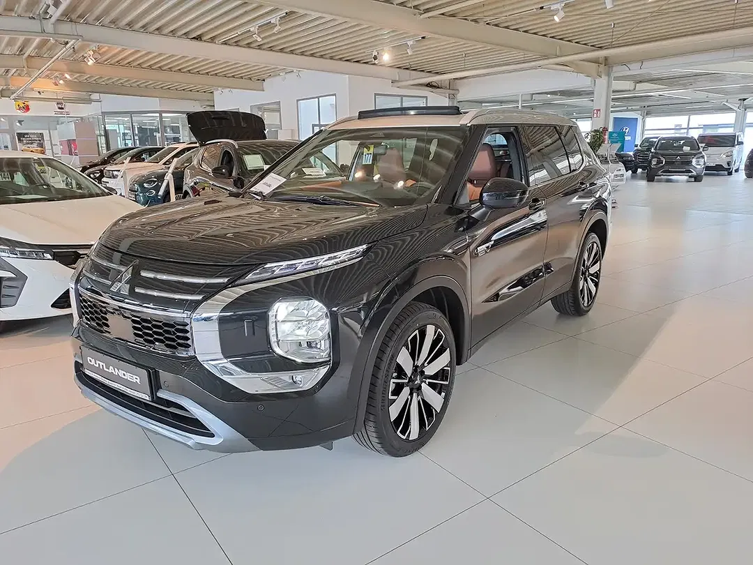 Mitsubishi Outlander - Thumbnail 2