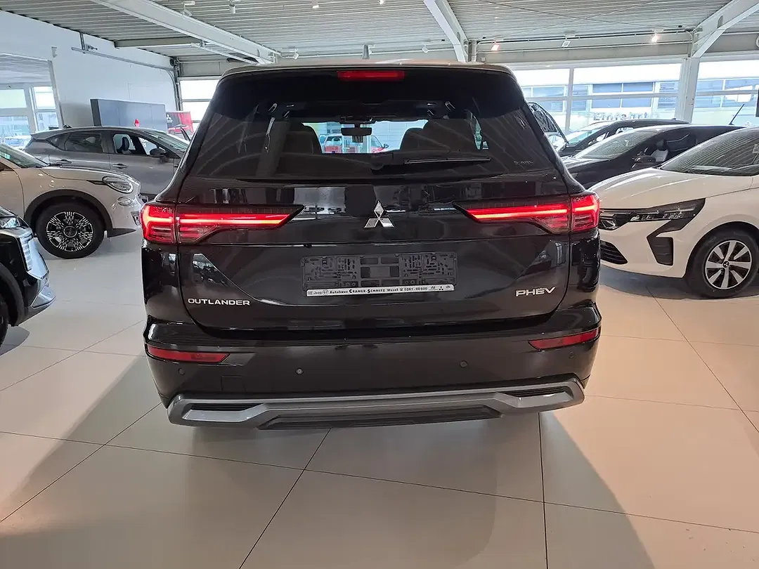 Mitsubishi Outlander - Thumbnail 7