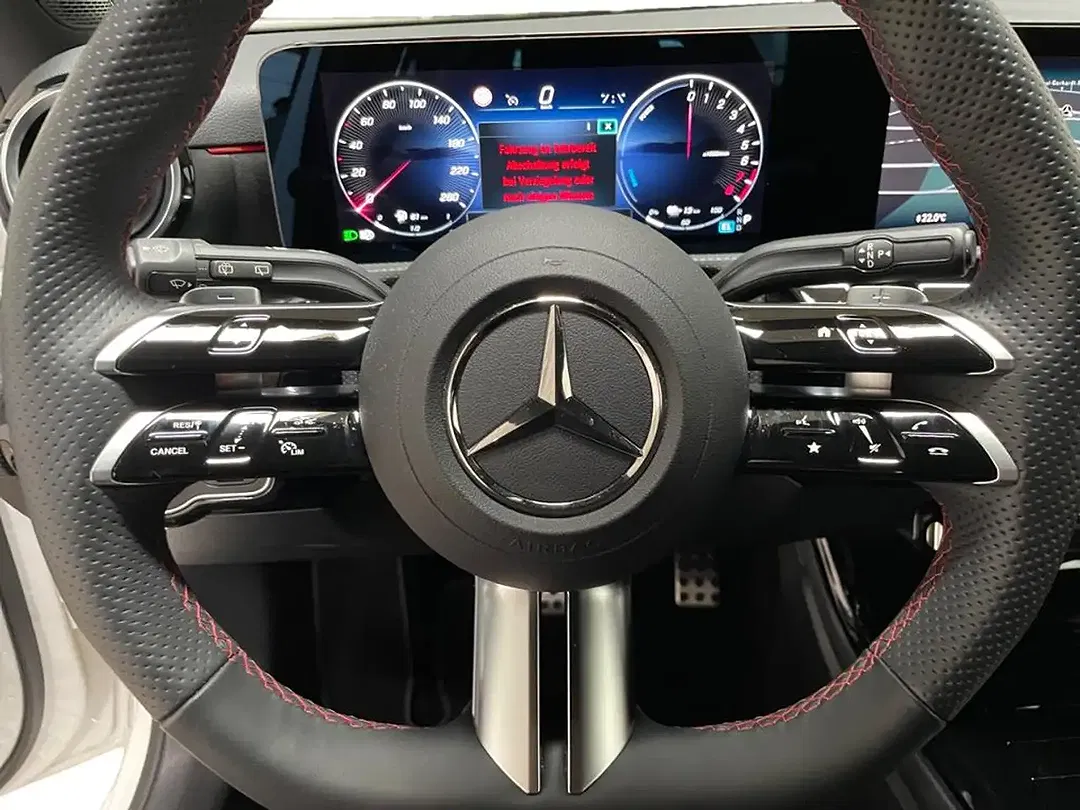 Mercedes-Benz A 250 - Thumbnail 11
