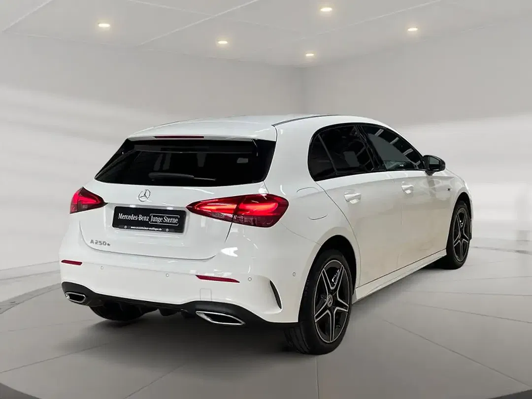 Mercedes-Benz A 250 - Thumbnail 2