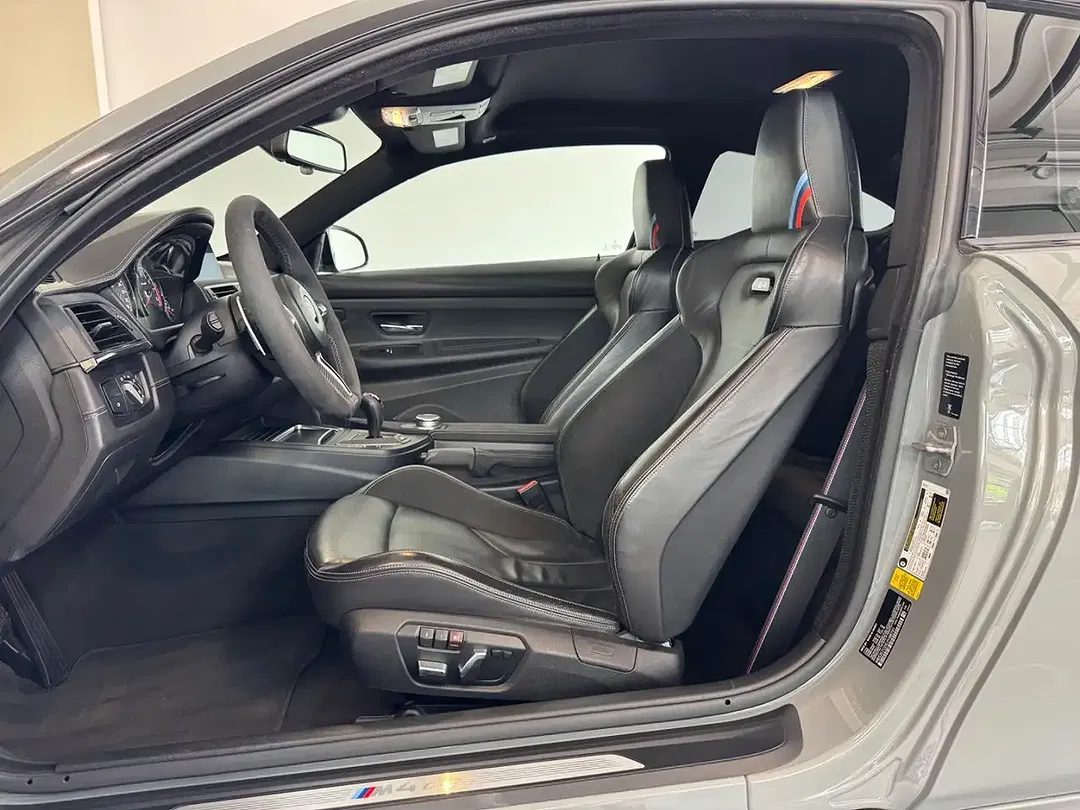 BMW M4 - Thumbnail 10