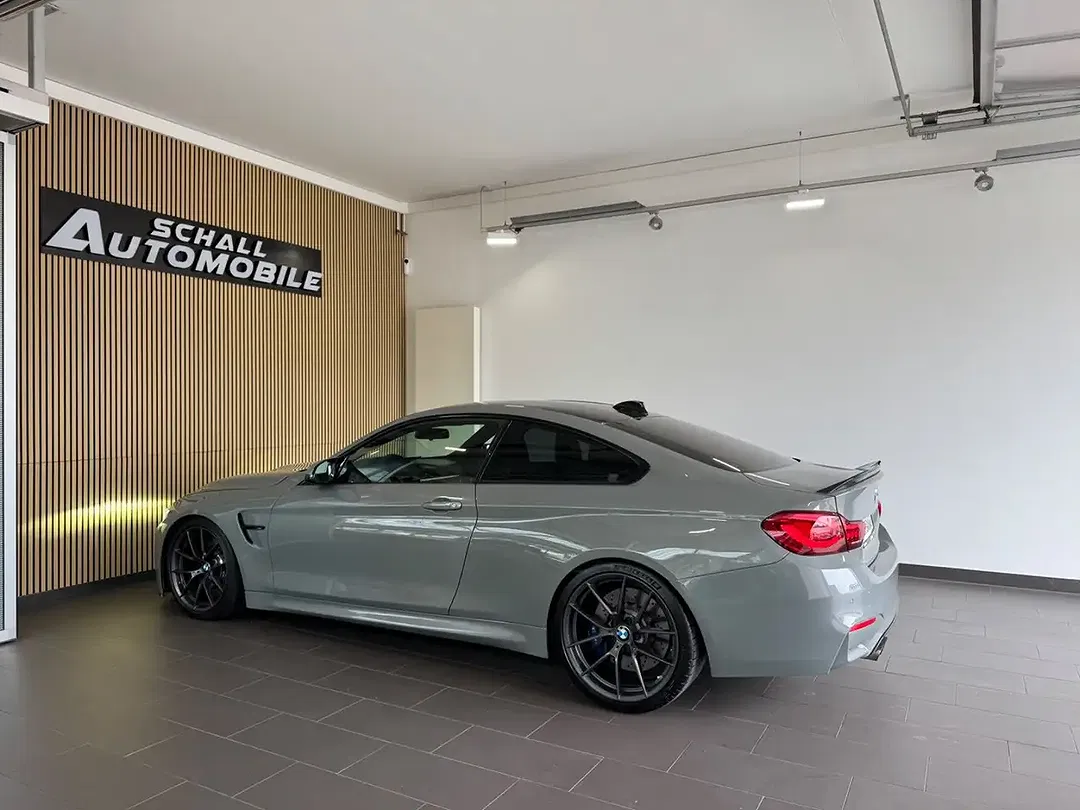 BMW M4 - Thumbnail 5
