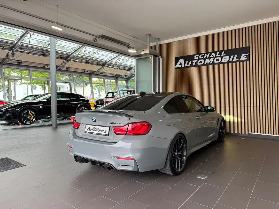 BMW M4 - Thumbnail 8