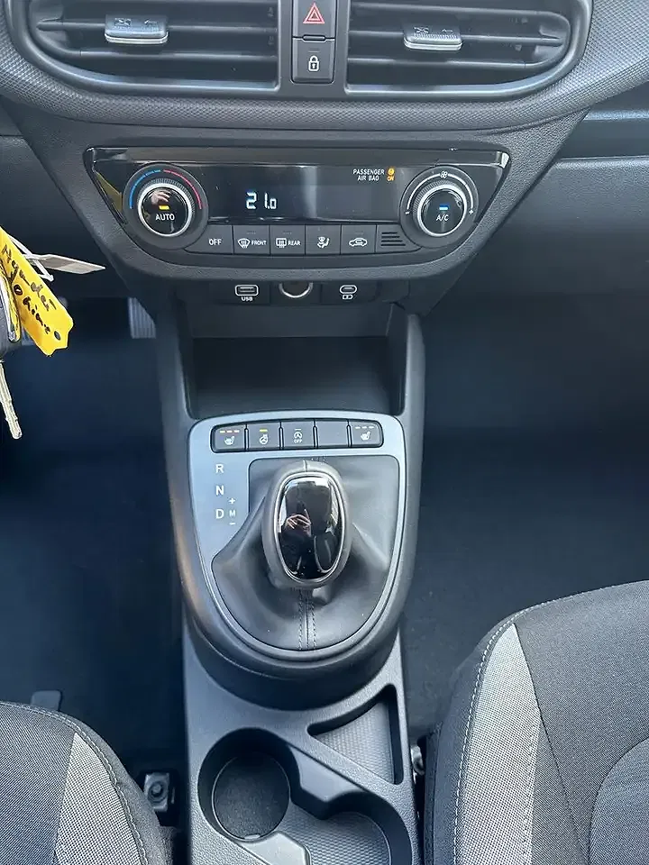 Hyundai i10 - Thumbnail 13
