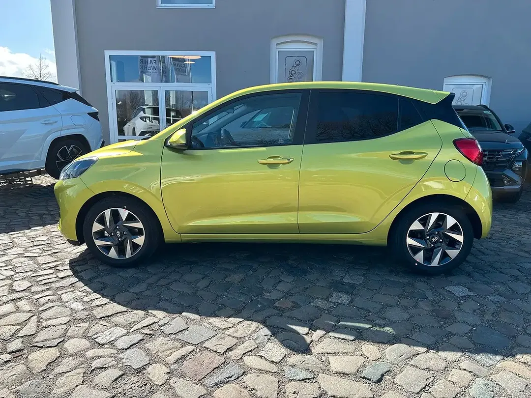 Hyundai i10 - Thumbnail 3