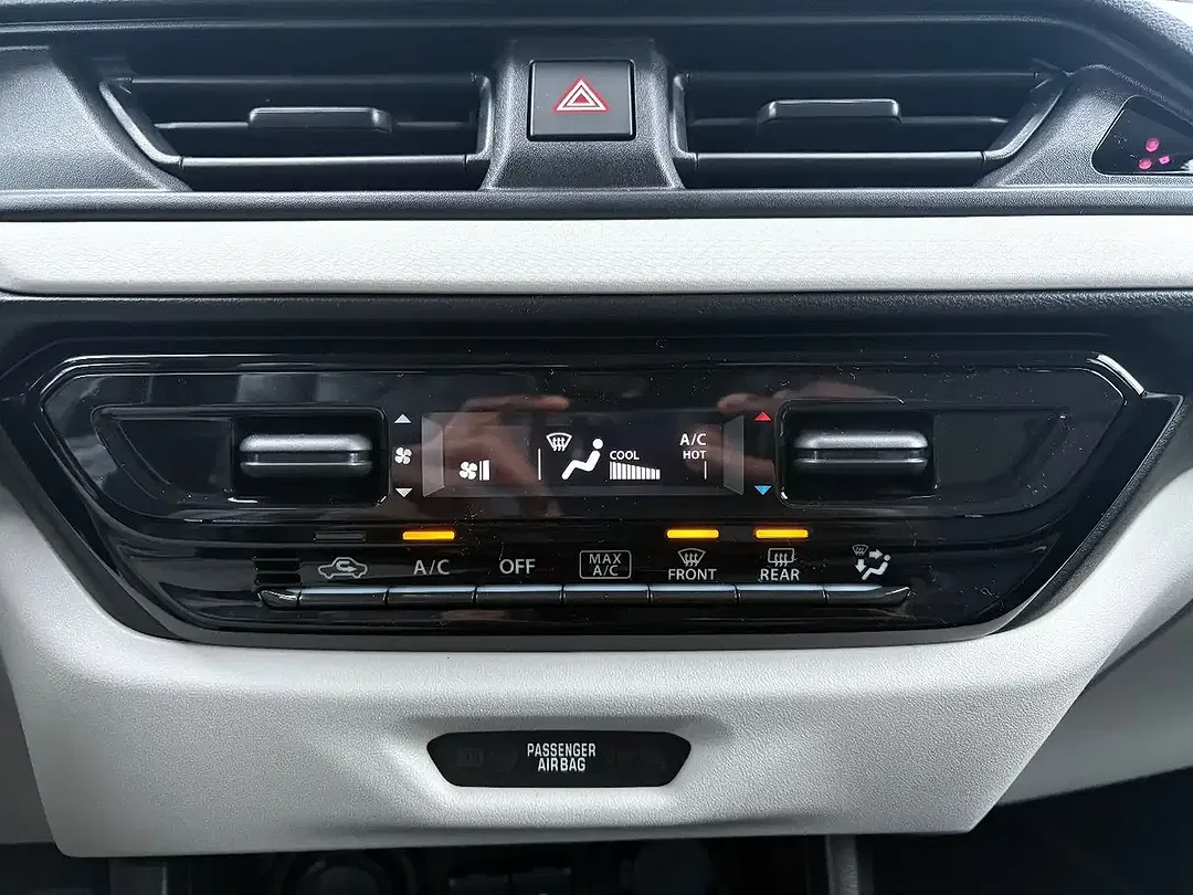 Suzuki Swift - Thumbnail 11