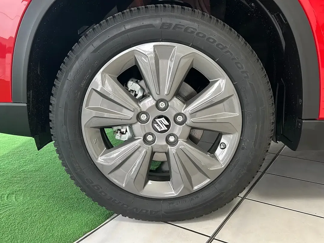 Suzuki Vitara - Thumbnail 13