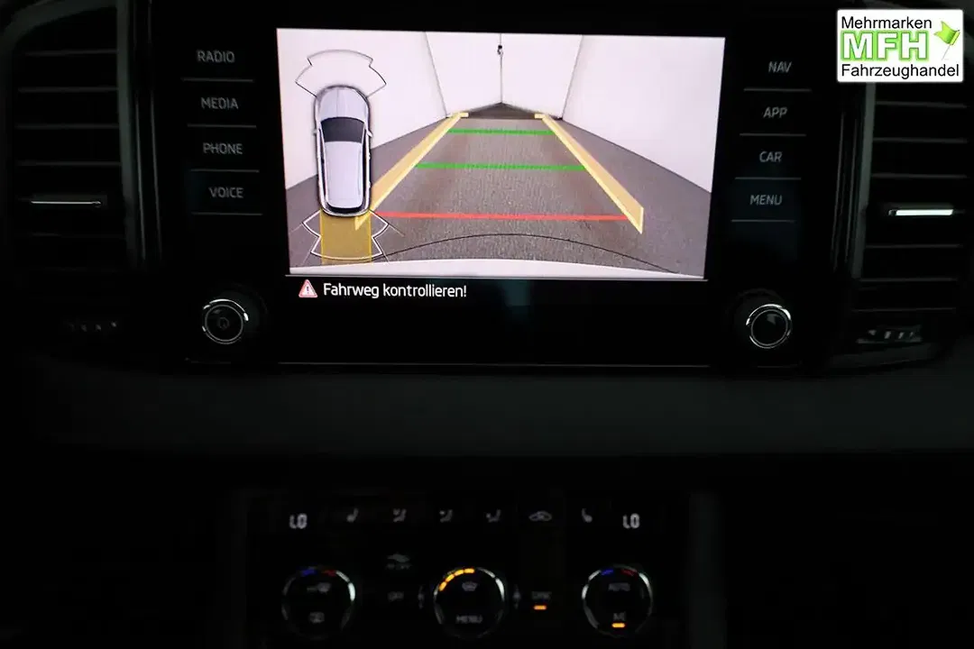 Skoda Karoq - Thumbnail 6
