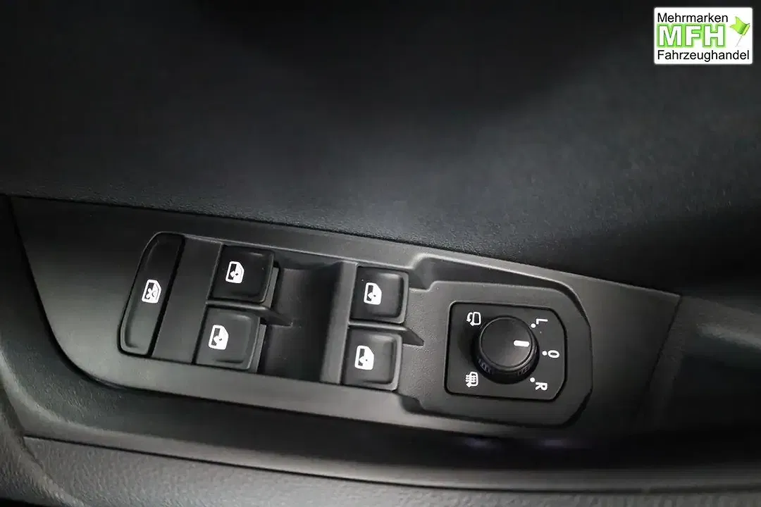 Skoda Karoq - Thumbnail 7