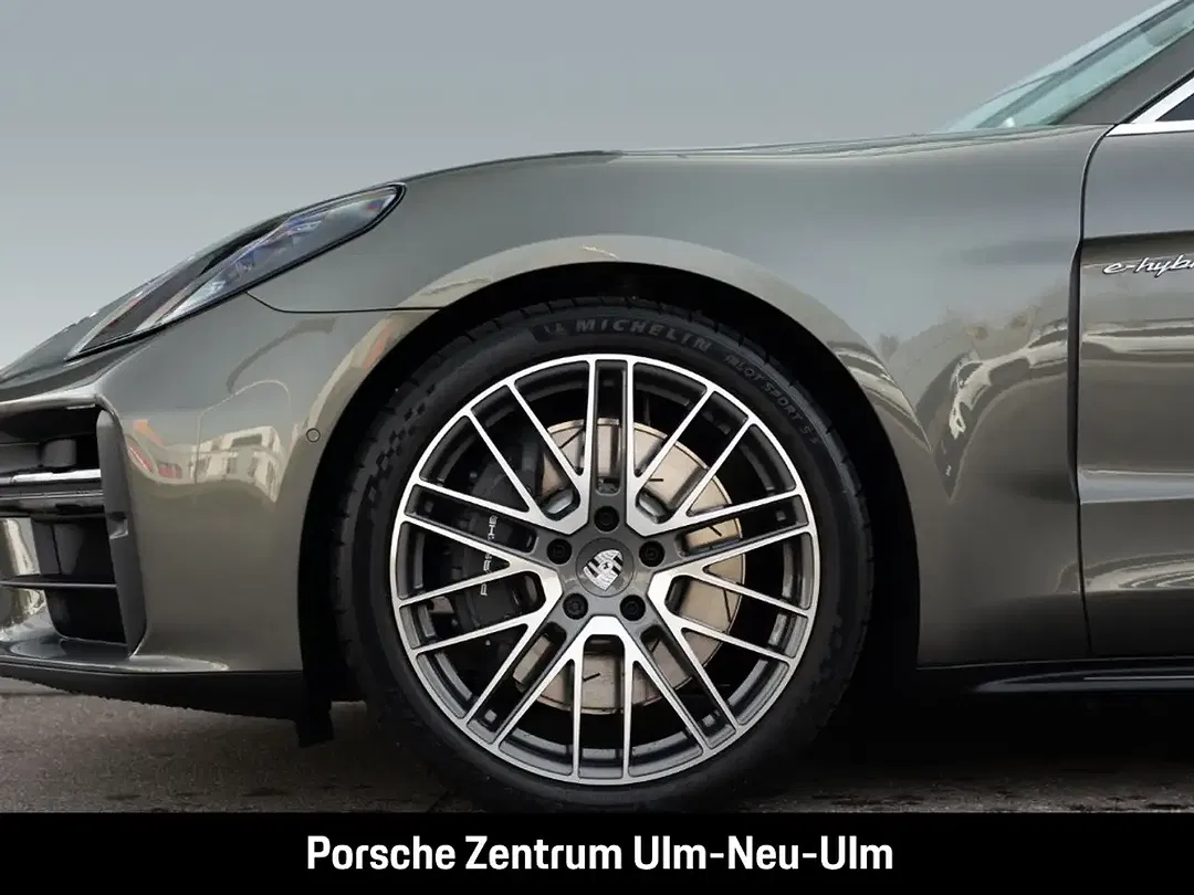 Porsche Panamera - Thumbnail 10
