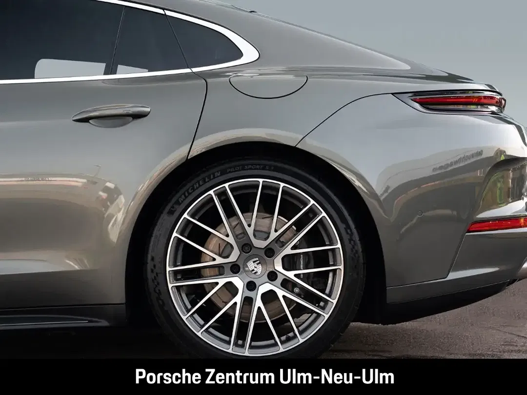 Porsche Panamera - Thumbnail 12
