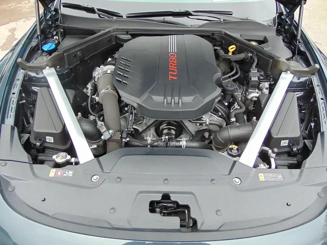 Kia Stinger - Thumbnail 10