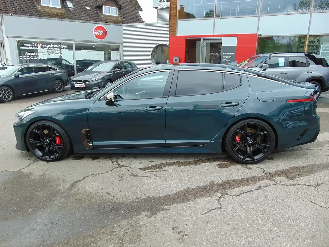 Kia Stinger - Thumbnail 5