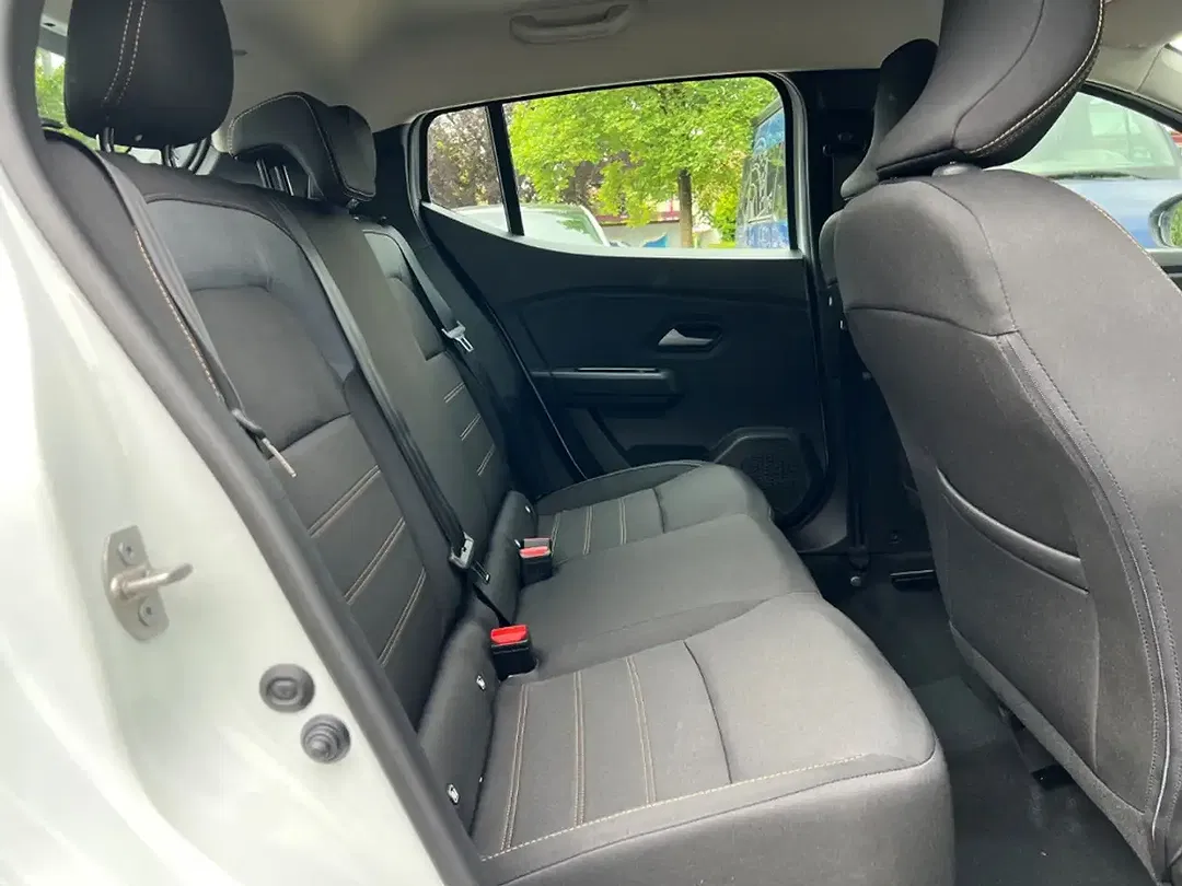 Dacia Sandero - Thumbnail 9