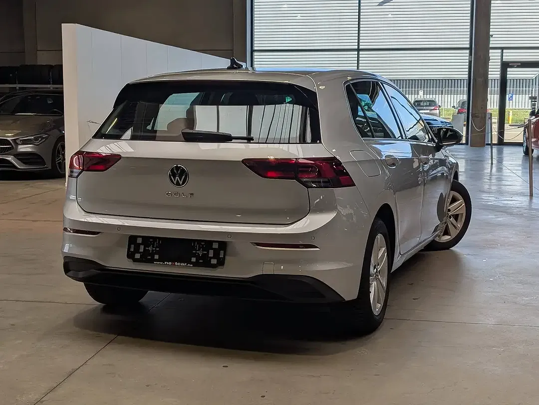 Volkswagen Golf - Thumbnail 2