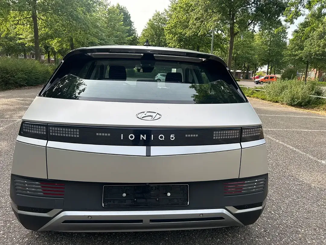 Hyundai IONIQ 5 - Thumbnail 6