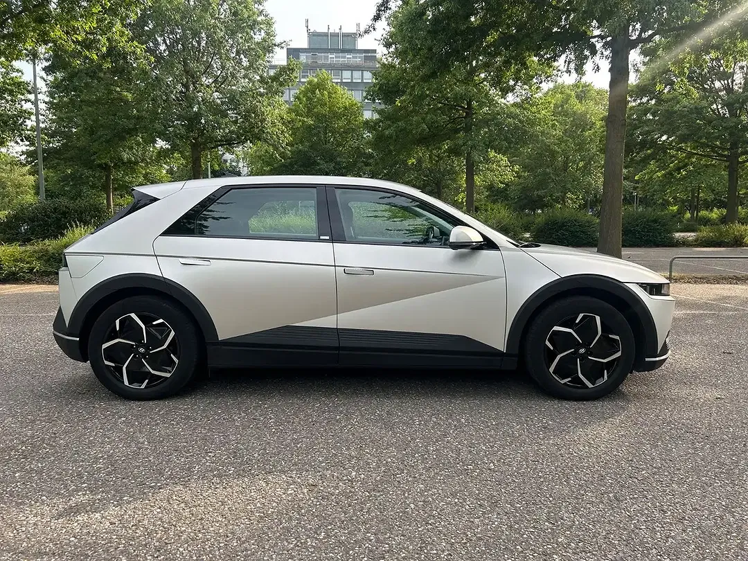 Hyundai IONIQ 5 - Thumbnail 8