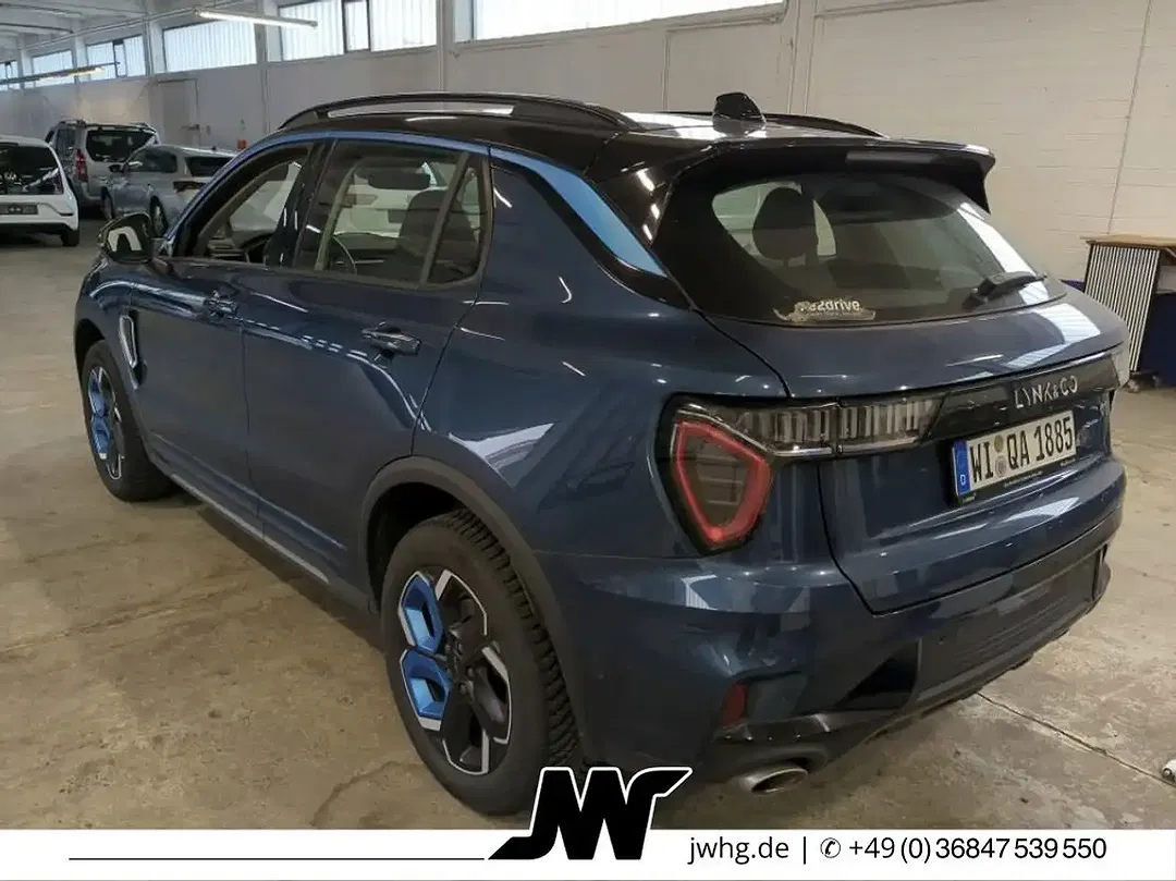 Lynk & Co 01 - Thumbnail 3