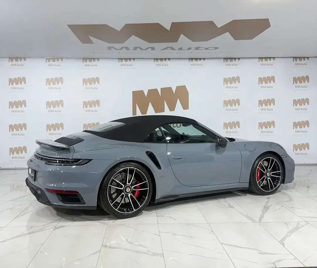 Porsche 992 - Thumbnail 3