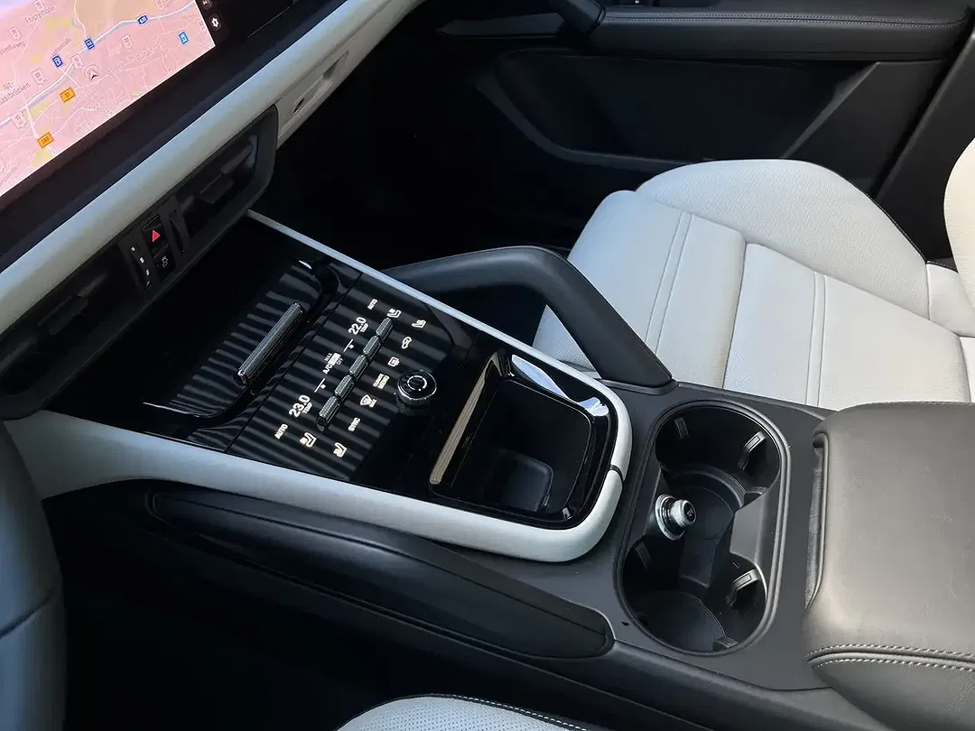 Porsche Cayenne - Thumbnail 14